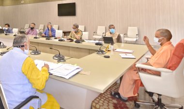 Smartphone bonanza for 400k ‘anganwadi’ staff in UP!