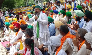 Farmers hold ‘parliament’ session at Jantar Mantar