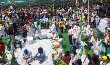 SKM slams Agri ministry for surrendering funds