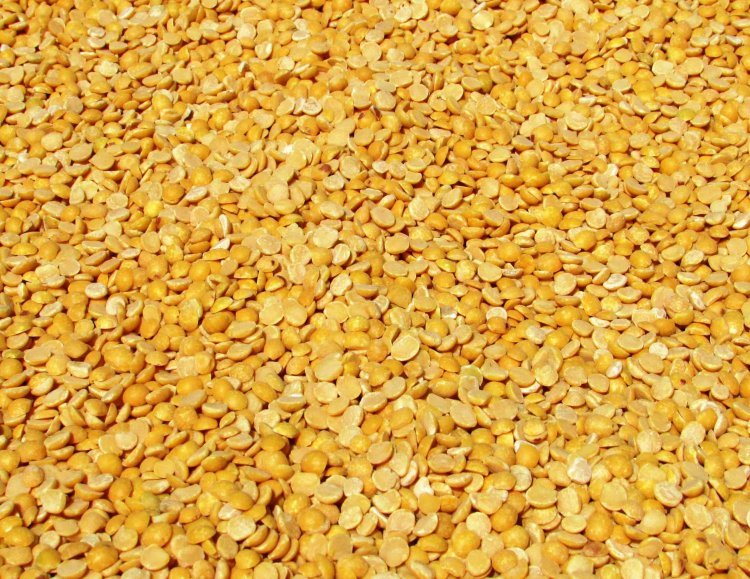 Tur Dal sells at 2015 price level, breaches Rs 200/kg mark