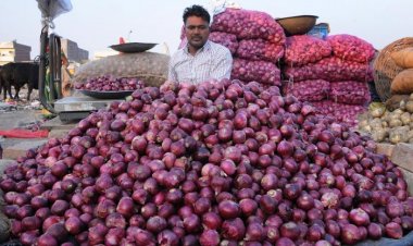 Centre steps up buffer onion sale for relief to consumers as retail price up 57pc