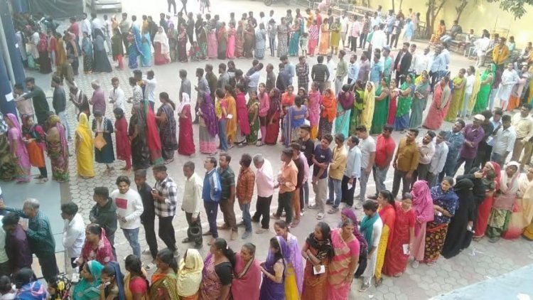 Nearly 76pc turnout recorded in MP, 70pc in Chhattisgarh 