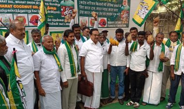 TN coconut growers launch indefinite hunger strike in Delhi