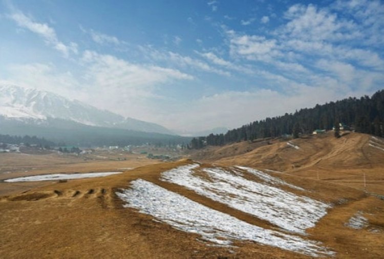 Tourists disappointed, farmers worried over less snowfall in Himalayan region