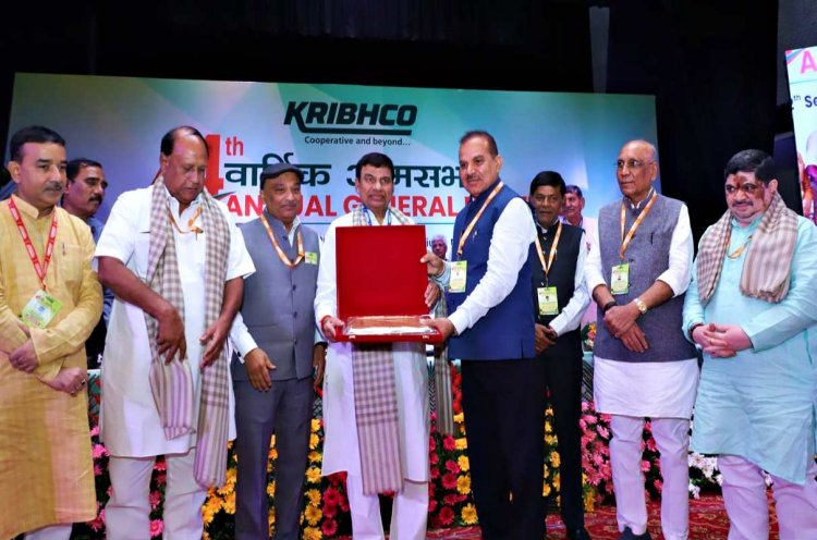 Satyendra Narayan Singh and  Senthil Kumar received  Kribhco Awards