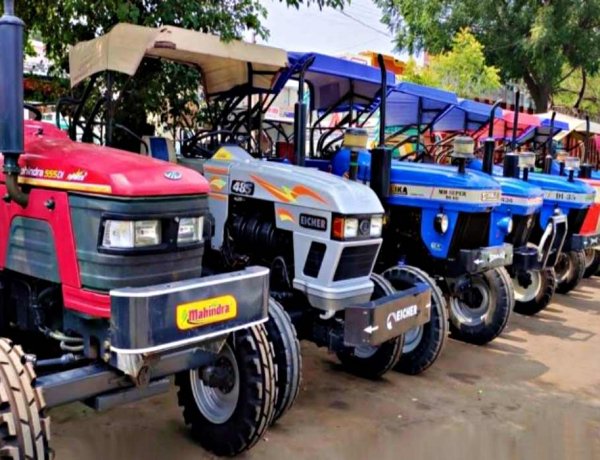 August Tractor Sales Stable, Rise 0.84 Percent YoY but Fall 25 Percent from July