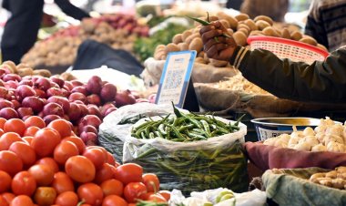 From Tomatoes to Tur: India’s Food Deflation Drives CPI to Six-Year Low