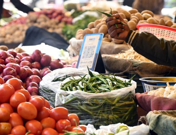 Retail Inflation Rises to 3.4% in March; Food Inflation Climbs to 3.87%, Both Above February Levels