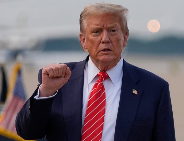 Trump Signs Russia-Iran Sanctions Law, Gives US Power to Impose up to 100% Tariff on India
