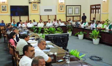 Karnataka Sugarcane Farmers End Protest After Siddaramaiah Announces ₹3,300 Per Tonne Price