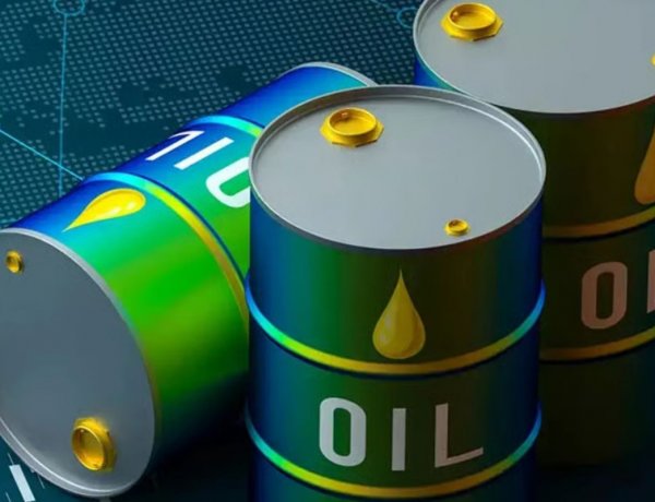 Oil Surges Past $100 as US Moves to Blockade Hormuz, Global Energy Markets on Edge