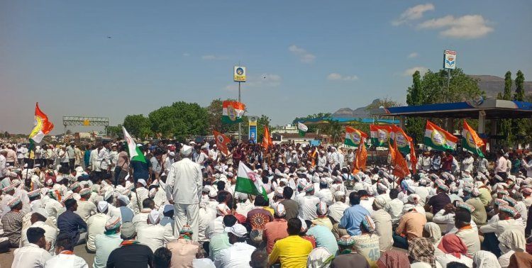 Onion Farmers Protest Over Prices, Blocked Mumbai-Agra Highway in Nashik