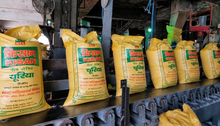 Global Fertilizer Prices Fall Sharply, Bringing Relief to India; Urea Drops $250/Tonne, DAP Below $900