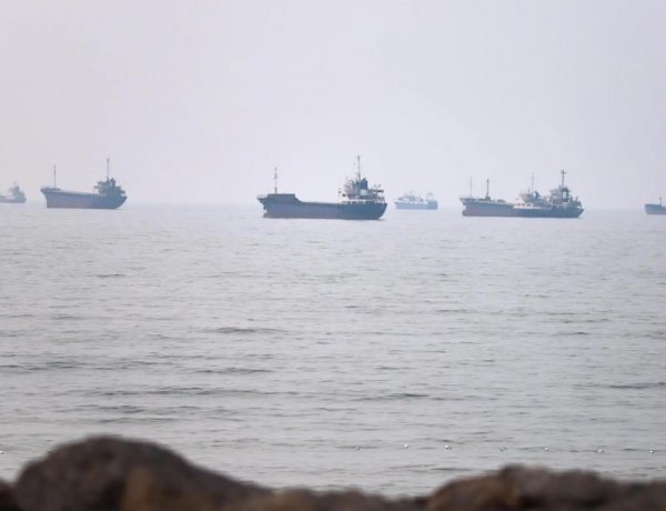 Brent Crude Jumps 10% in a Week as Iran-US Conflict Disrupts Hormuz Shipping; Trump Says US Will ‘Run’ the Strait