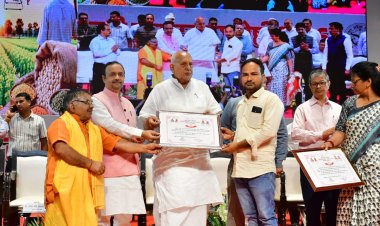 Uttar Pradesh Sets 30 Lakh Tonne Increase in Rabi Output, Rs 600 crore Subsidy for Seeds