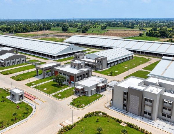 PM Modi Inaugurates Rs 325-Crore Bovine Breeding Centre in Gujarat