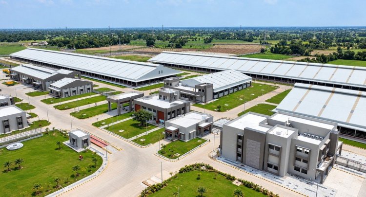 PM Modi Inaugurates Rs 325-Crore Bovine Breeding Centre in Gujarat